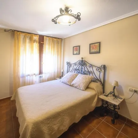 Trebede 公寓式酒店 巴罗德亚尼斯